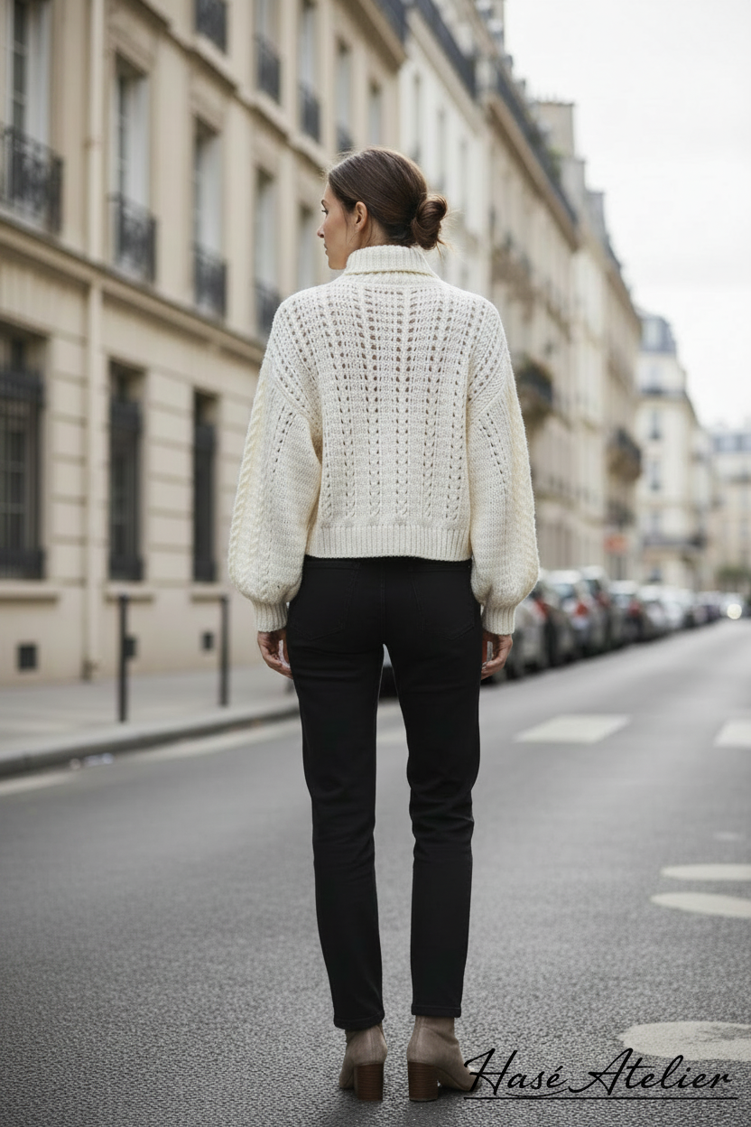Back view with Hasé Atelier signature